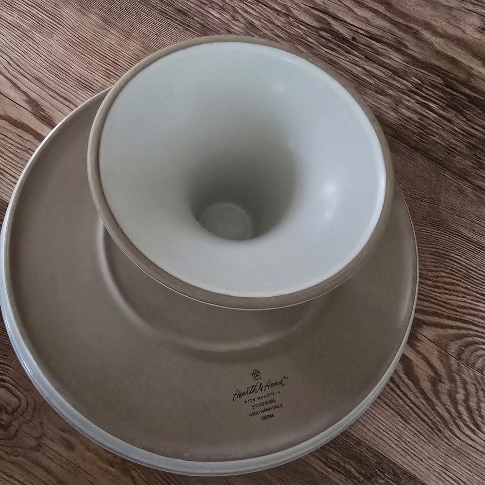 Heath And Hand Ceramics Beige and White Cakestand